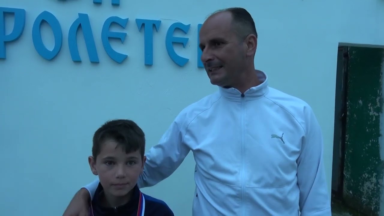 FK PROLETER iz Donje Vrežine poklonio dresove mališanima iz   FK ROPOTOVO (Gnjilane) reportaza RTV B