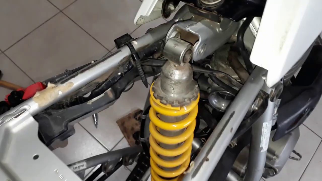 Honda Tornado XR 250 como sacar carburador sin dañar nada