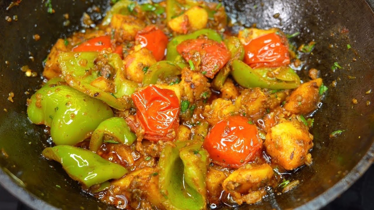 चटपटी आलू शिमला मिर्च की सूखी सब्जी | Shimla Mirch aur Aloo Recipe in Hindi | Capsicum Potato Recipe
