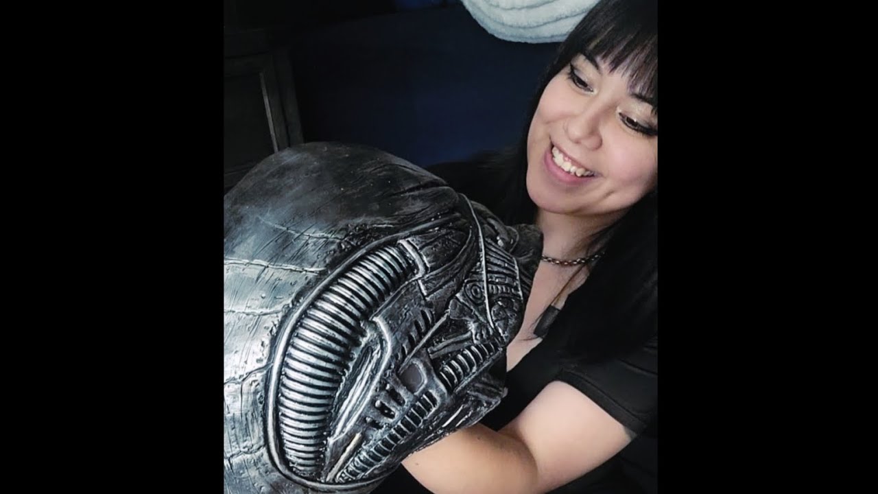 Unboxing latex Xenomorph mask