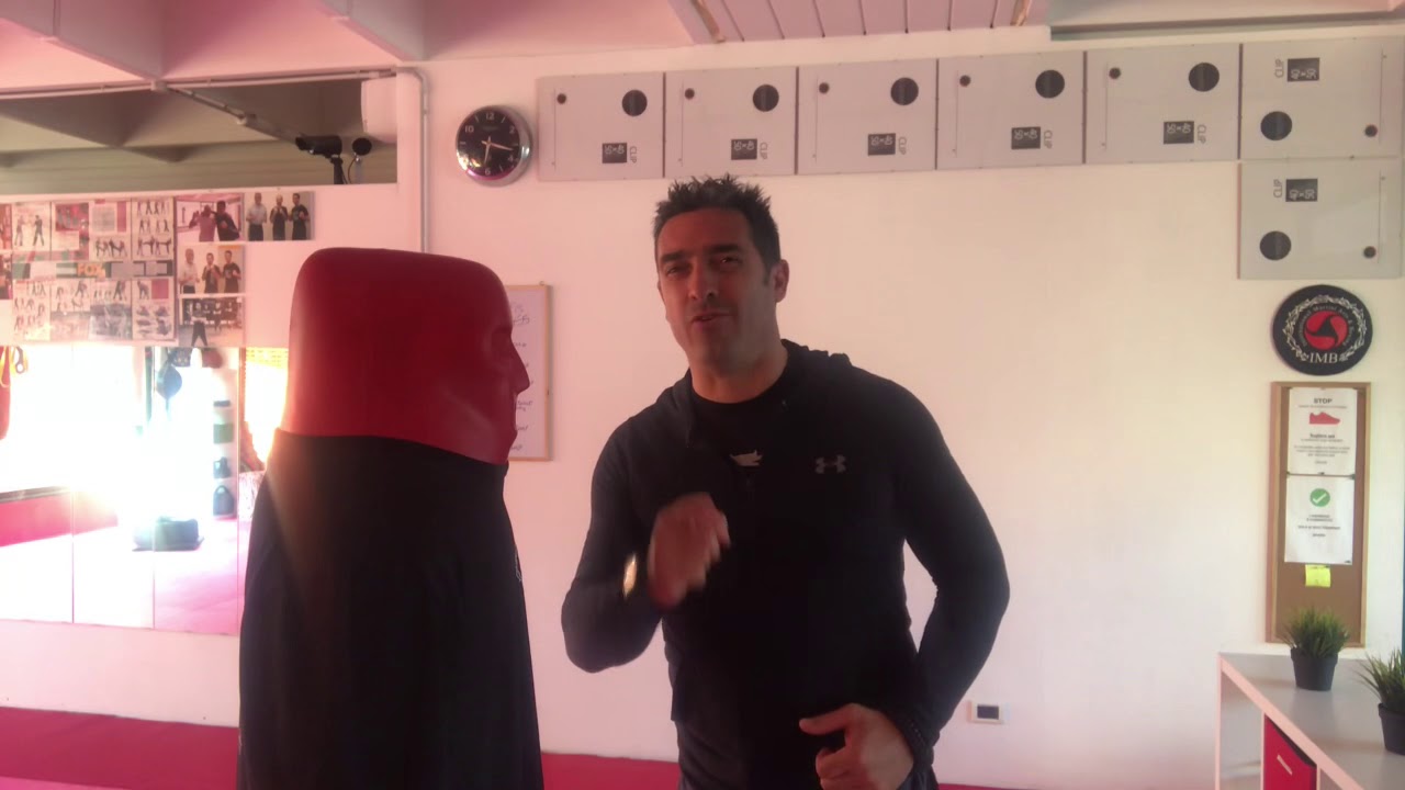 Il Pak Sao (Mano che ferma) JKD