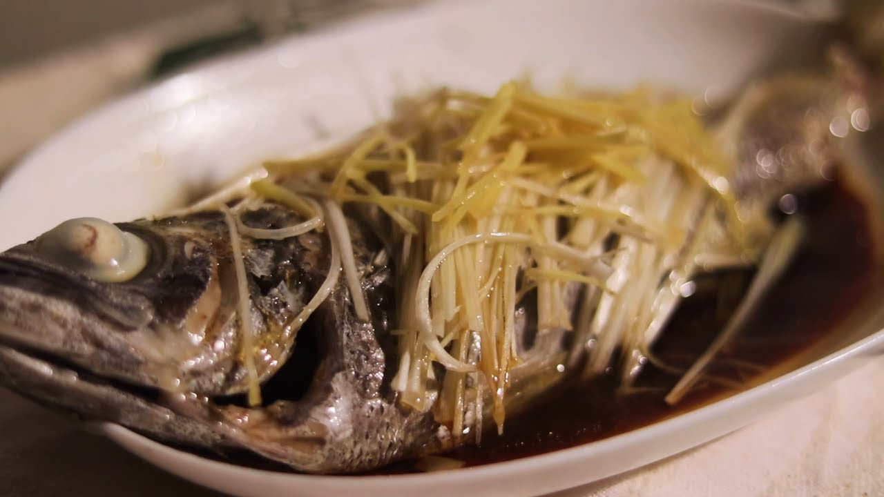 中国・広東省のあっさり蒸し魚、清蒸魚を作ります。