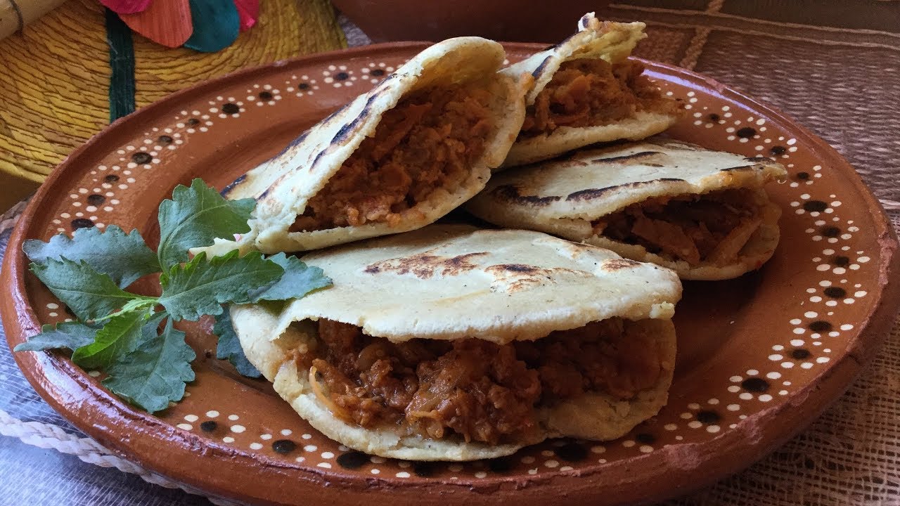 GORDITAS de YESCA en salsa