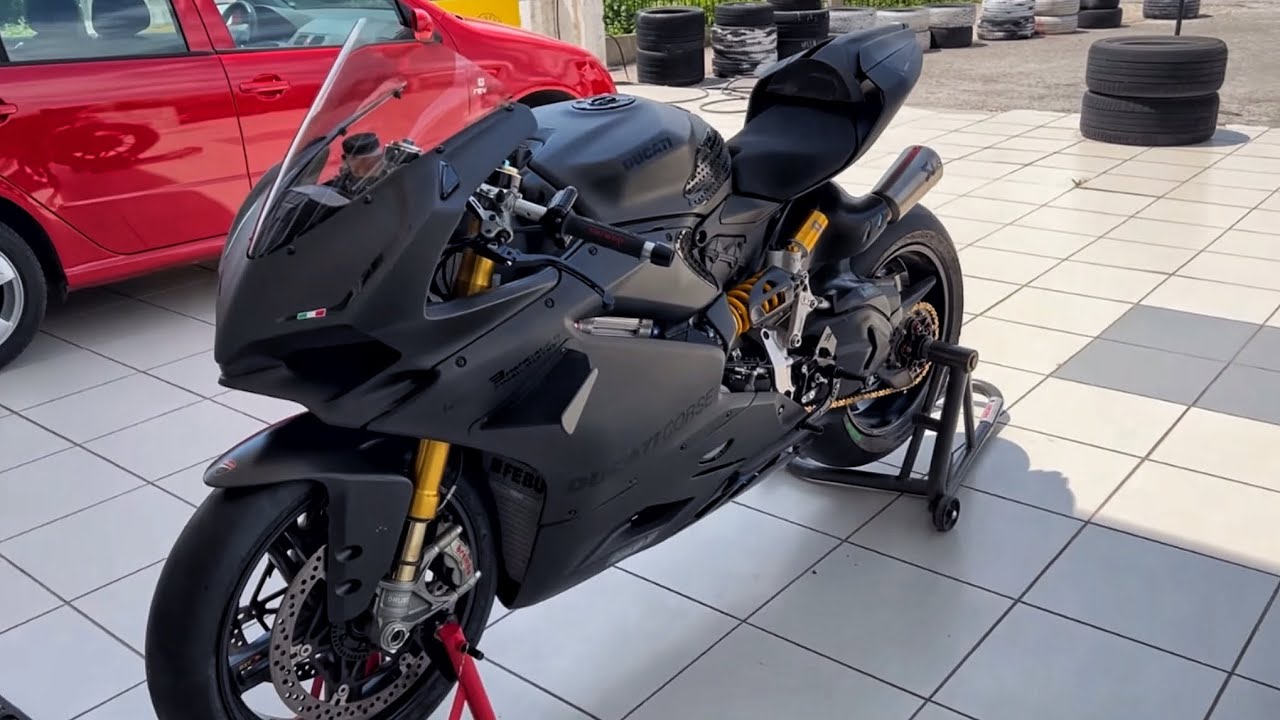 Matte Black DUCATI PANIGALE 1299 FINAL EDITION AKRAPOVIČ Evolution Line Titanium Full Exhaust Sound