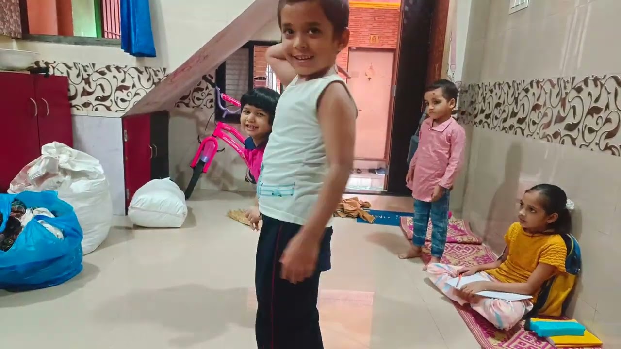FUNNY VIDEO BACHON KI MASTI #video #viralvideos