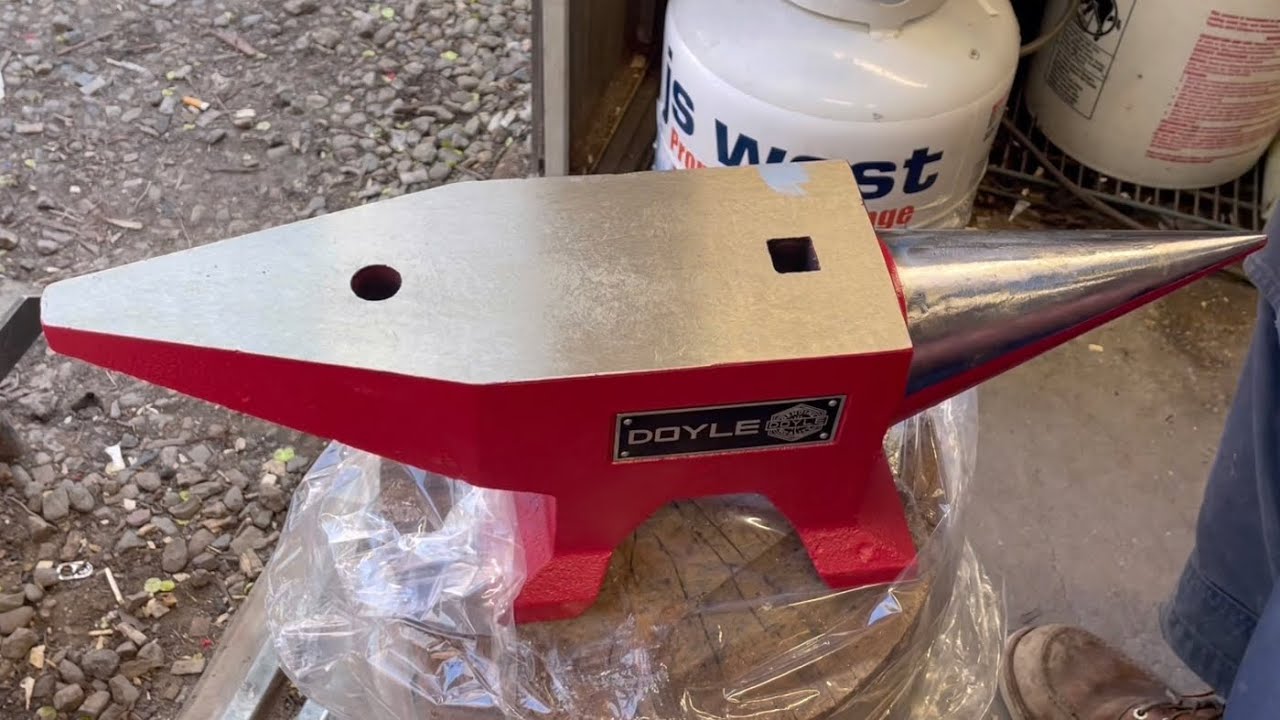 Doyle brand 65 pound cast STEEL anvil from harbor freight initial review and unboxing