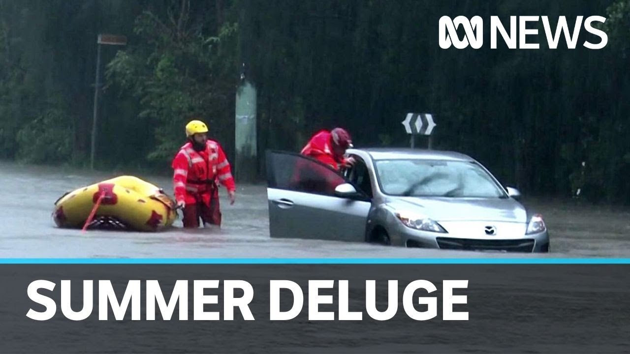 Flash flooding hits northern NSW and Sydney as state braces for weekend downpour | ABC News