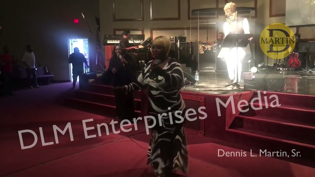 Duranice and Shun Pace leading Praise & Worship.