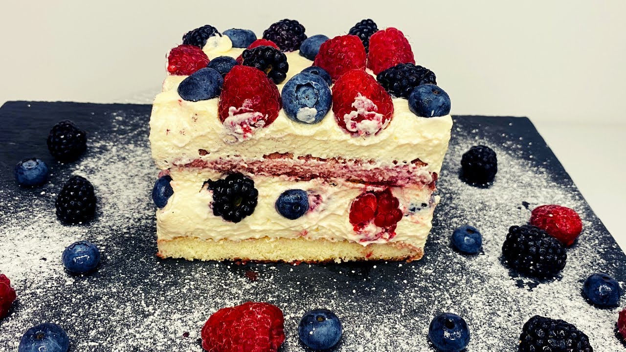 Prajitura verii- Tiramisu cu fructe de pădure