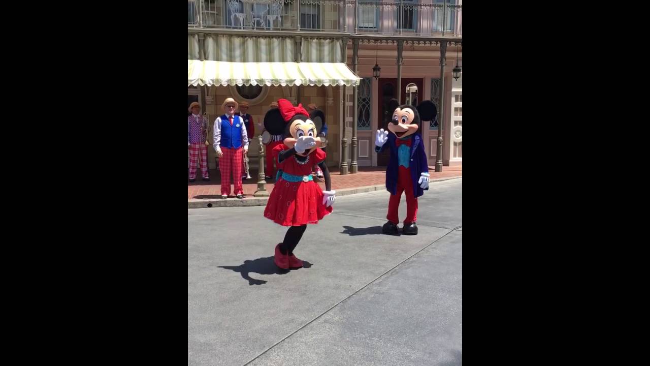Disneyland Mickey and Minnie Mouse swing dance 2016