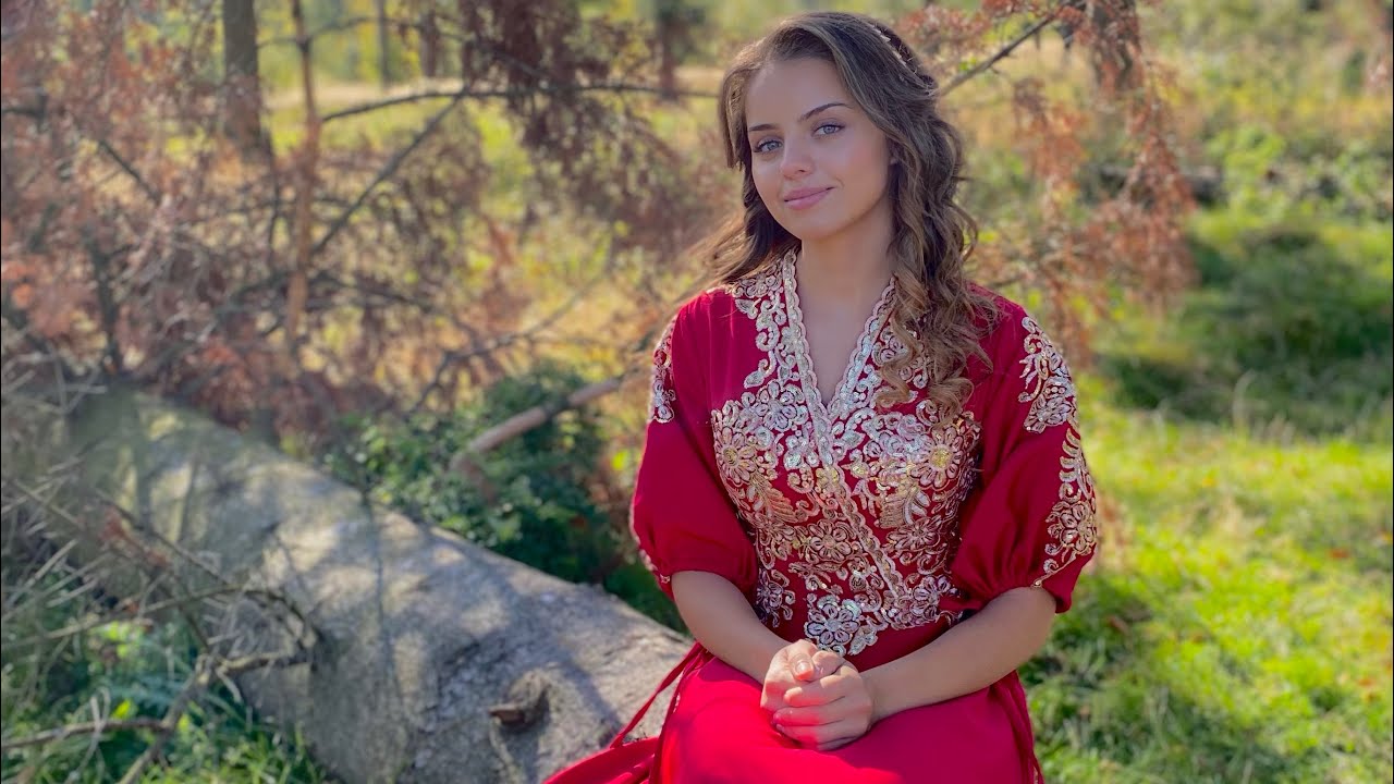 Larisa Lungu -  Porumbită