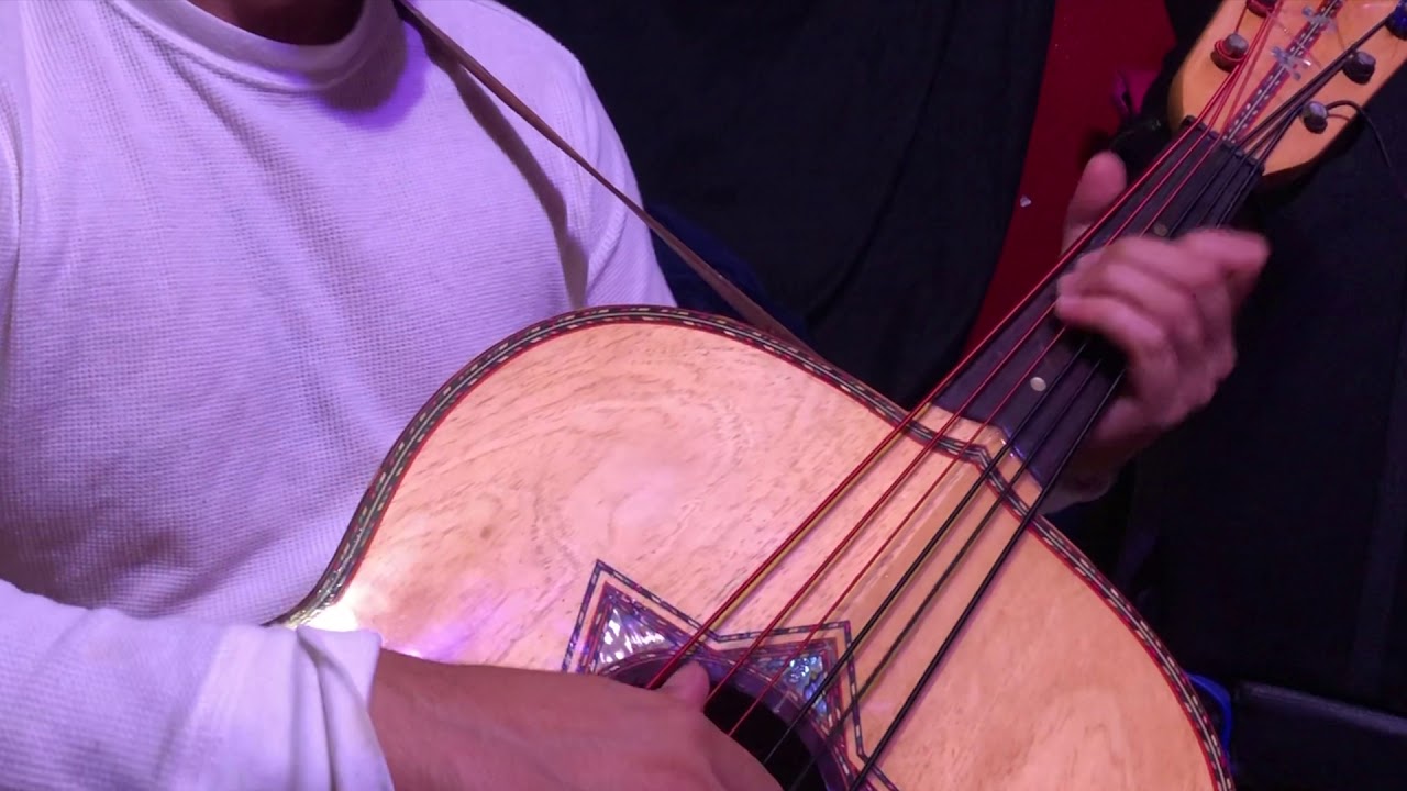 Como Bajear en el tono de LA mayor para el guitarrón rancheras corridos y boleros