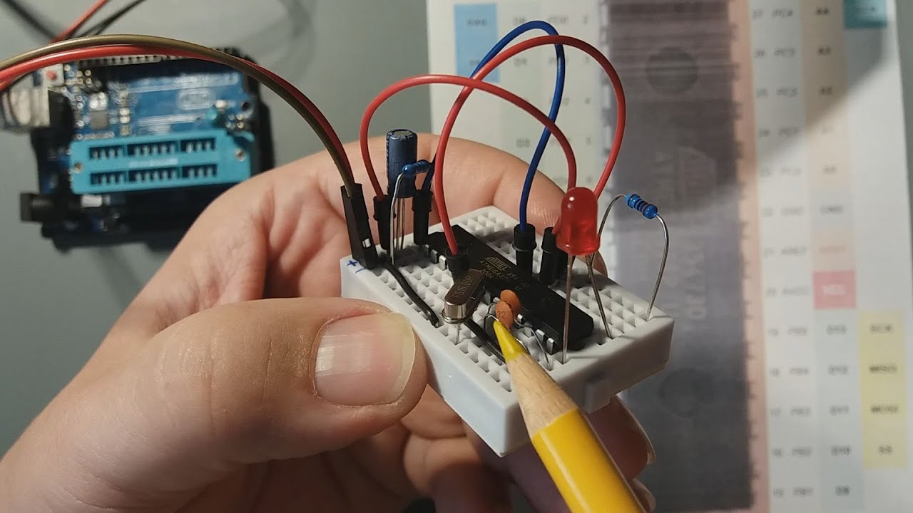 Arduino Atmel ATmega328P nackt auf Mini Breadboard betreiben, Beispiel Blinkschaltung