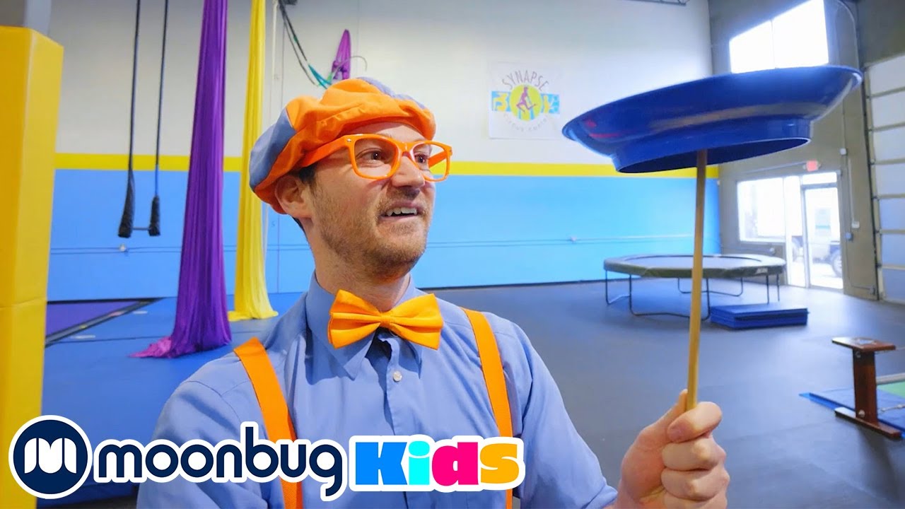 Blippi visita una scuola di circo | BLIPPI per bambini | Moonbug Kids - Cartoni Animati