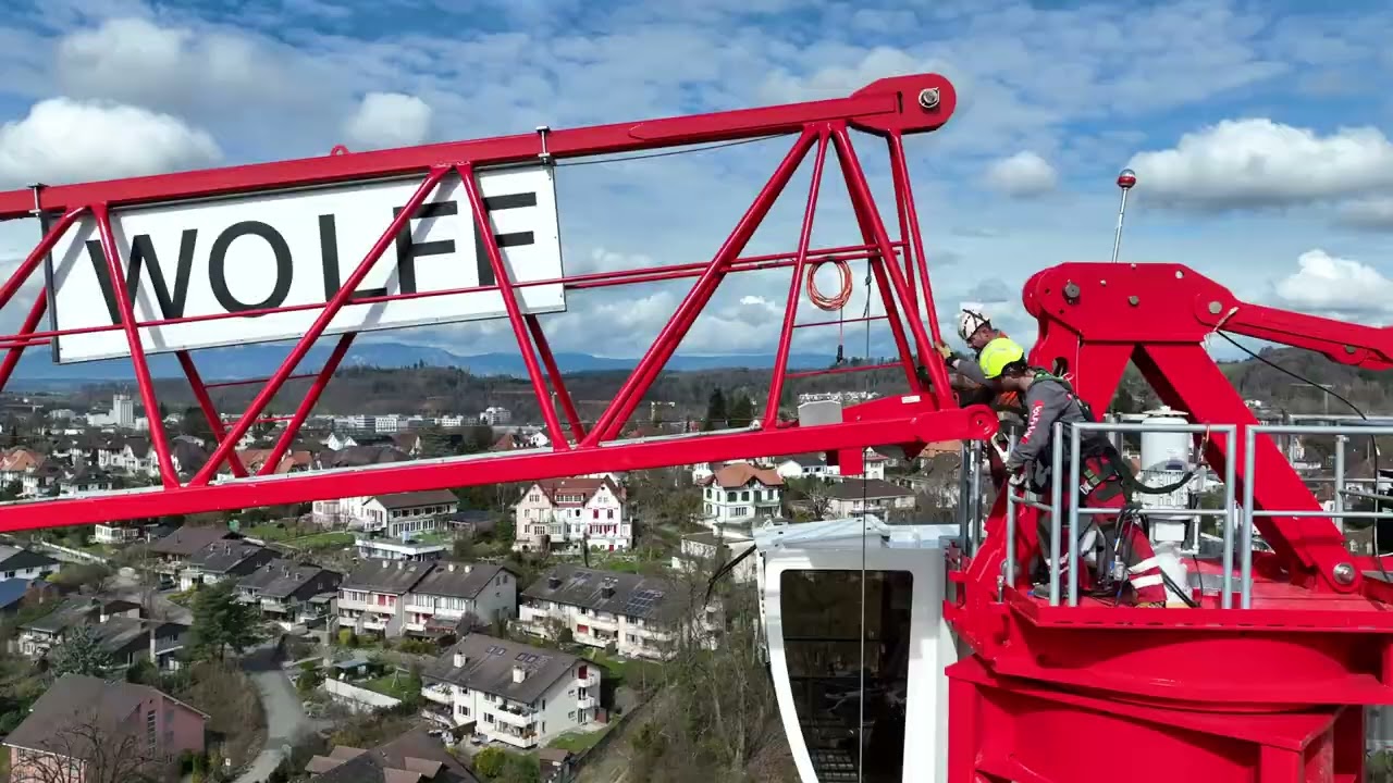 Wolffkran 6523 &ndash; Spannender Kranaufbau in Burgdorf