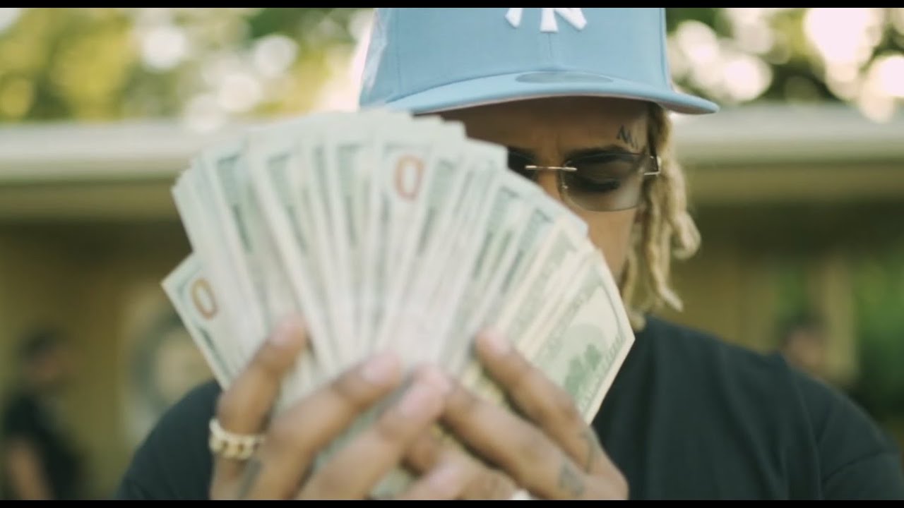 Cris Savvy - Relax (Official Music Video)