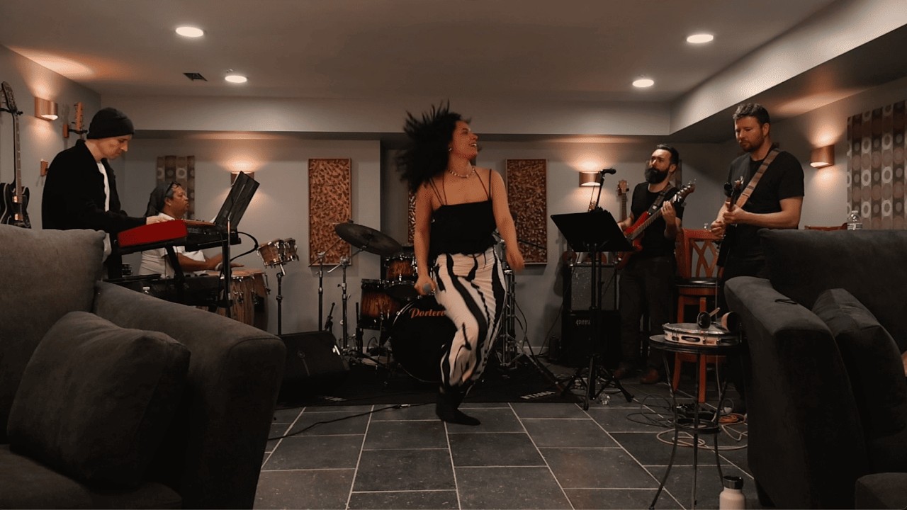 Olhos Coloridos – Sandra de Sá | OS AYANS (ensaio ao vivo)