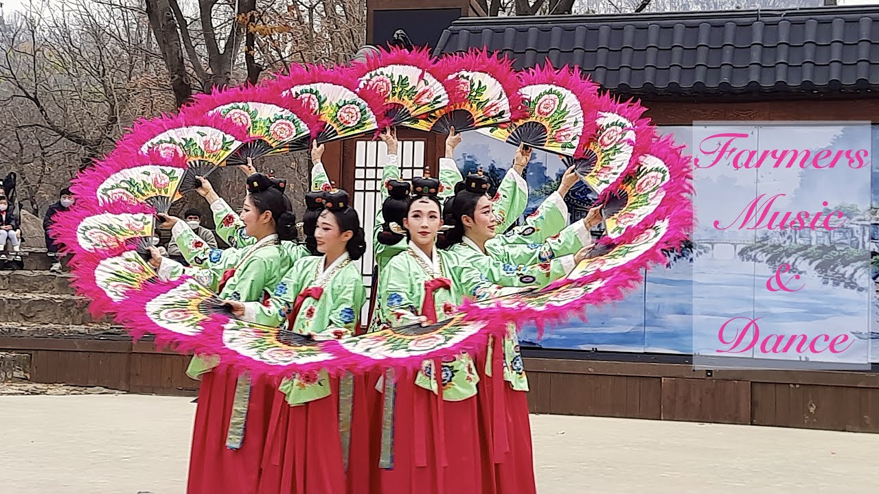 🇰🇷 Farmers Music and Dance 🎶💃| Korean Folk Village (한국민속촌) | Pungmul Performance (Original Audio)