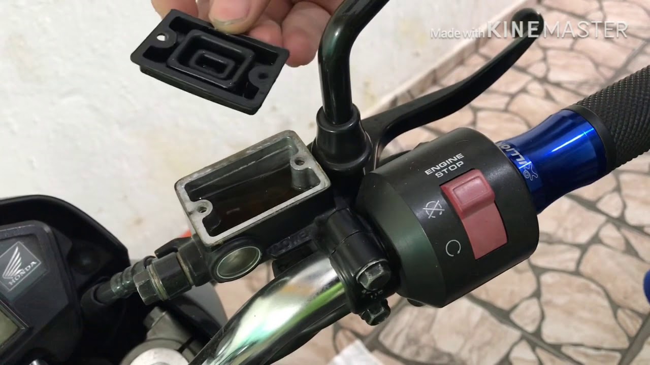 Como trocar o fluido de freio dianteiro CB300R