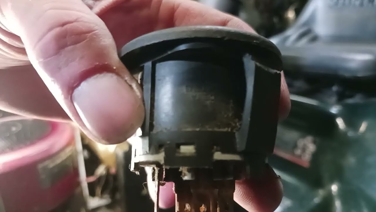 Как заменить выключатель зажигания на газонокосилке Craftsman LT 1000 2002 года выпуска.