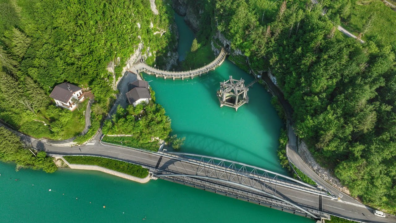 Scorci incantevoli : il Lago di Barcis visto dal cielo
