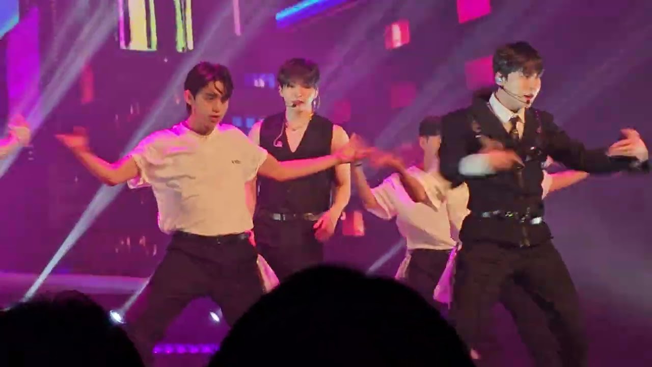 Bring it on and No diggity Oneus tour Seattle 2024 March 16 *18*