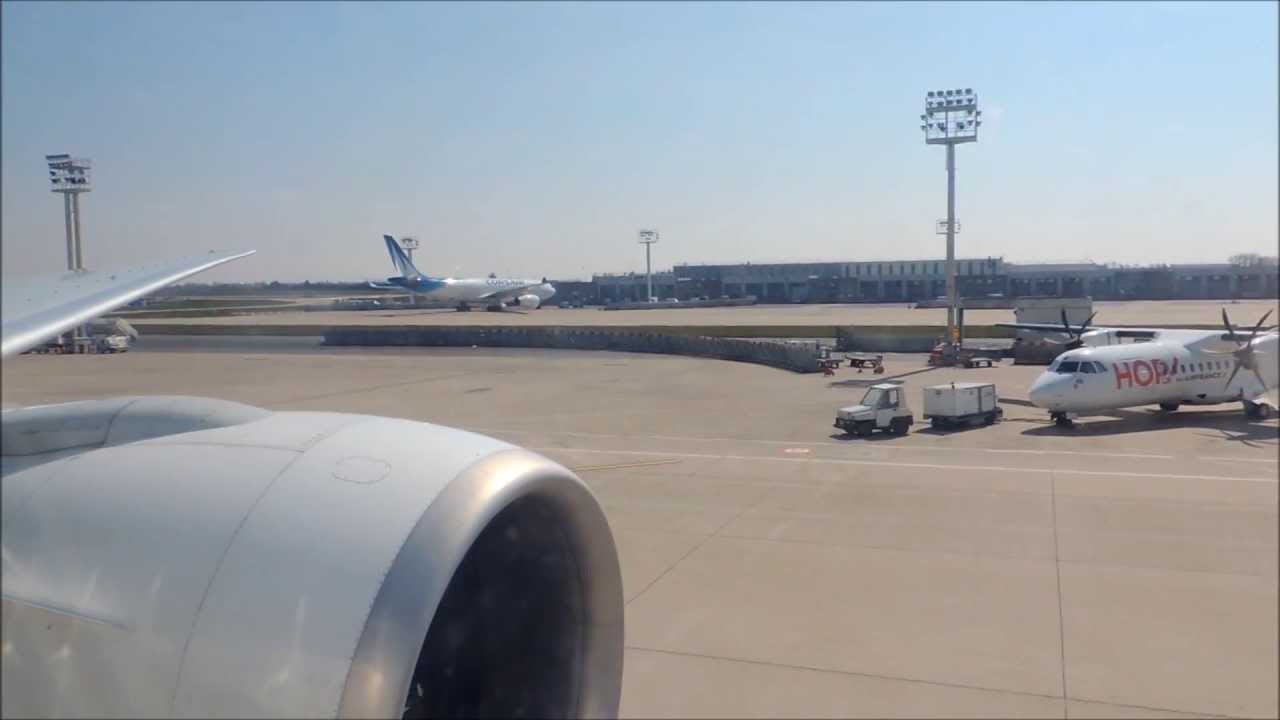 Boeing 777-300ER Push Back & GE90-115B Engine Start up at LFPO