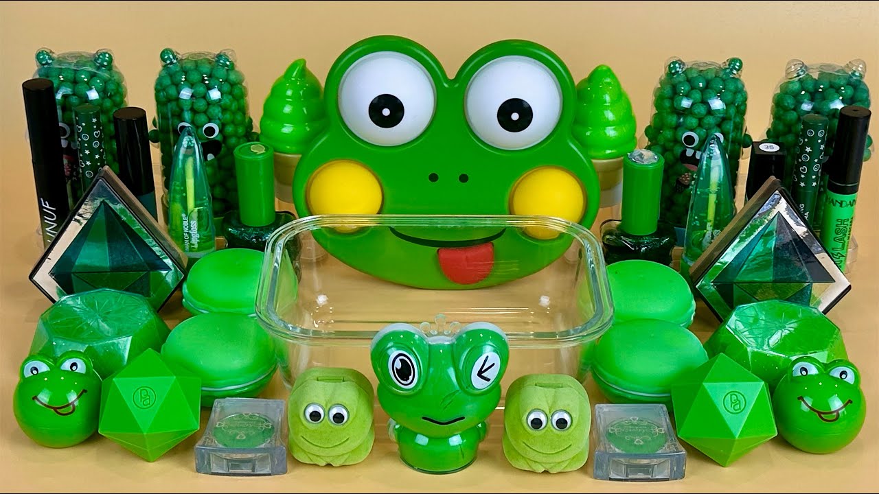 Green SLIME 💚 Mixing makeup and glitter into Clear Slime. ASMR Satisfying Slime Video.