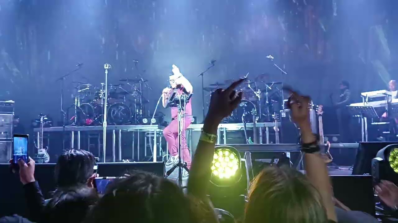 Kristal Rockolusi & Azlan Typewriter Live in ZEPP KUALALUMPUR 1/2/26