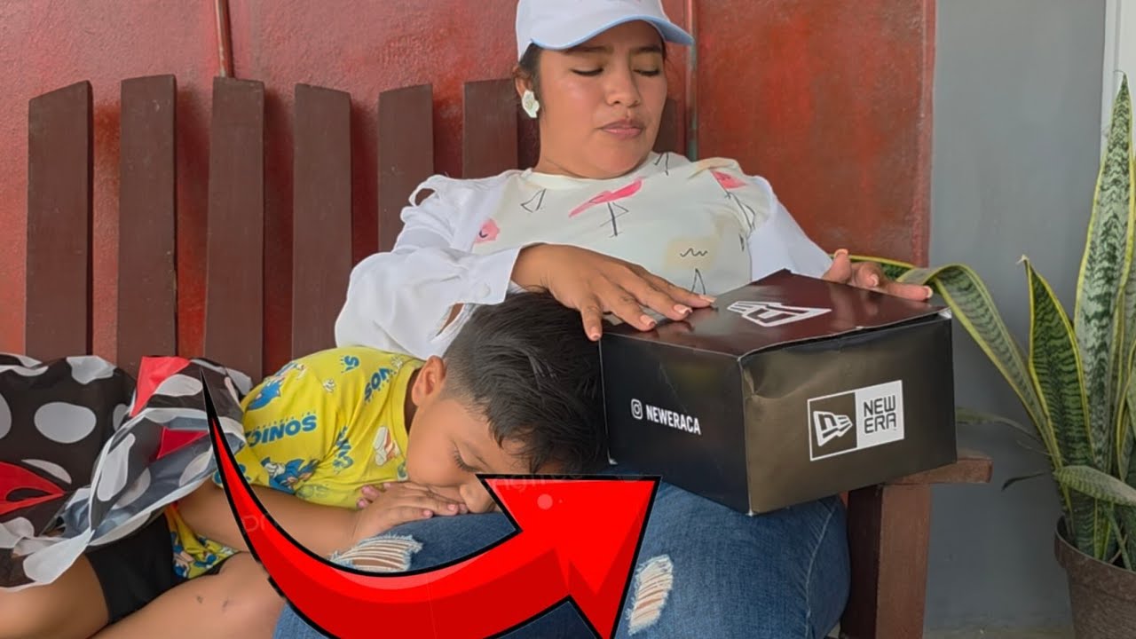 OMG! Yaki Se Fue a Un Lujar Muy Muy Lejano Para Comprarle Un Regalo a Su Novio🤩🙊