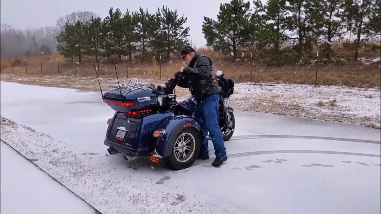 Riding the DK Custom Tri-Glide in the Snow and Ice