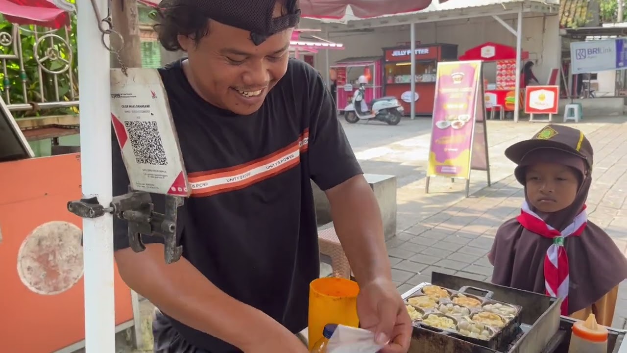 Street food cilor laris banget penjualnya lucu