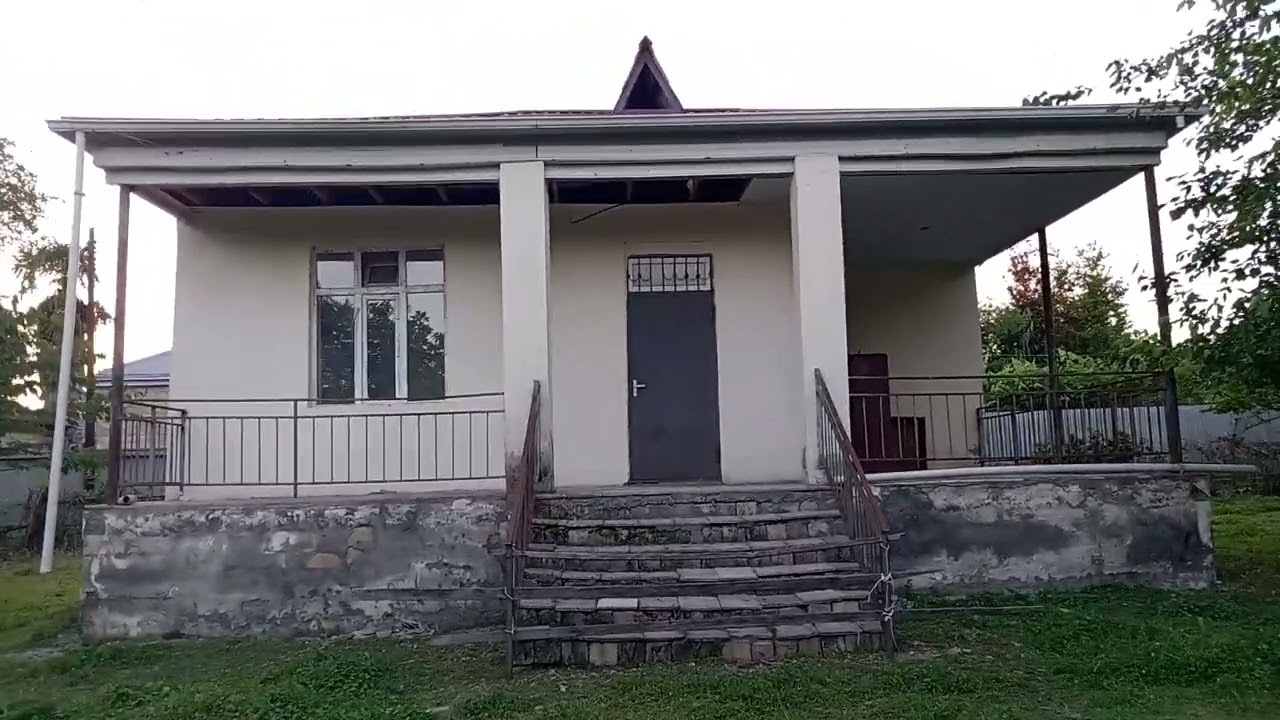 Balakən şəhərində yaşayış evi 30 sot torpaqla satışa çıxarılıb, satış qiyməti  39 min manatadır