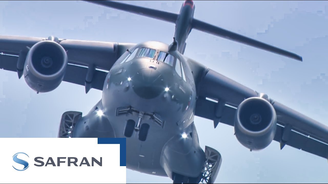 Spectacular Embraer’s KC-390 fly-by at Paris Air Show | Safran