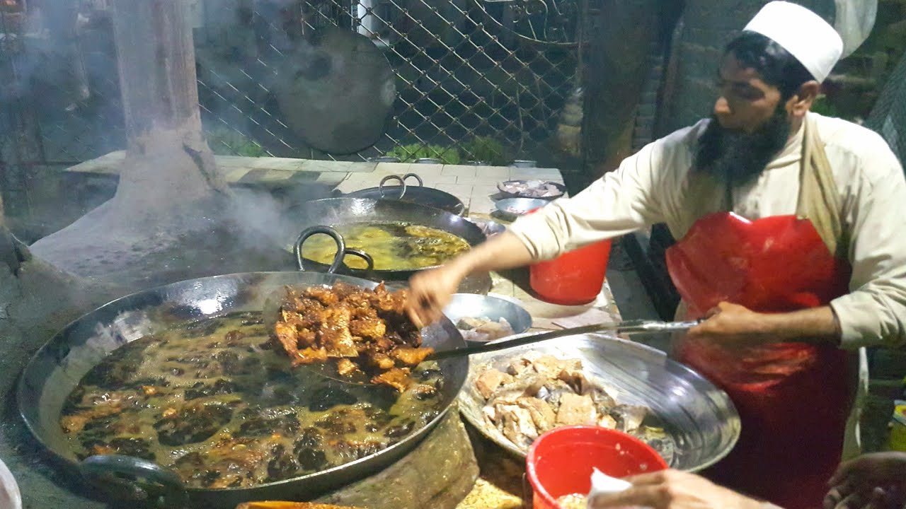 Peshawari Fish Fry - Musafar Machli Farosh, Charsadda Road | Musafar Fish | Pakistani Street Food