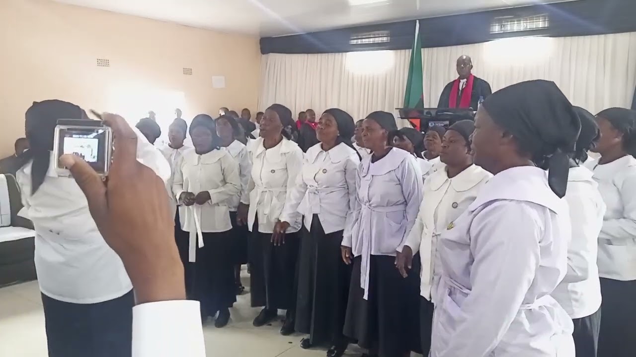 Nizakulaileni - Madzi Amoyo Church Choir -RCZ - Chiwempala 
