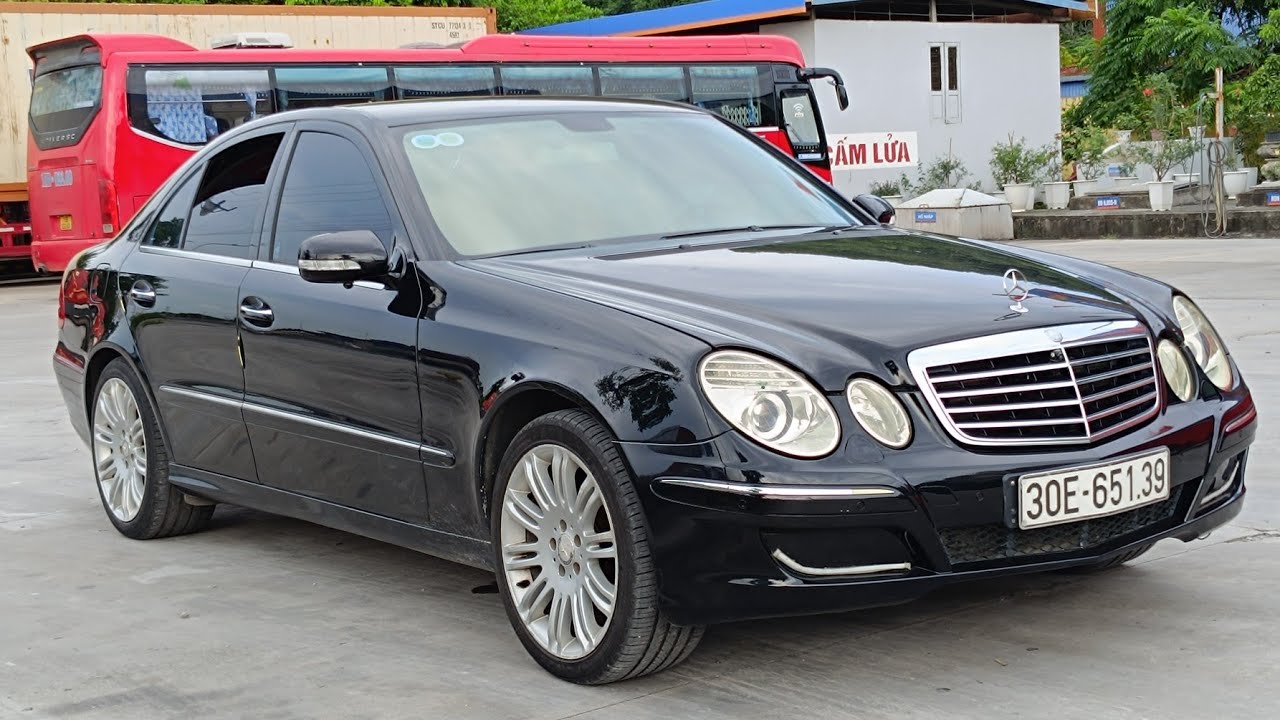 Mercedes E200 hạng sang giá rẻ như morning cỏ 2 trăm lẻ