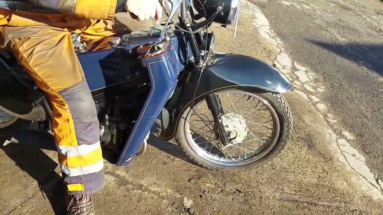 1 Velocette LE 200cc 1960 года у Энди Тирнанса #09020VEL