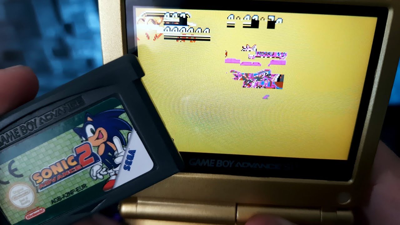 What happens when you remove a GBA cartridge while it's running?