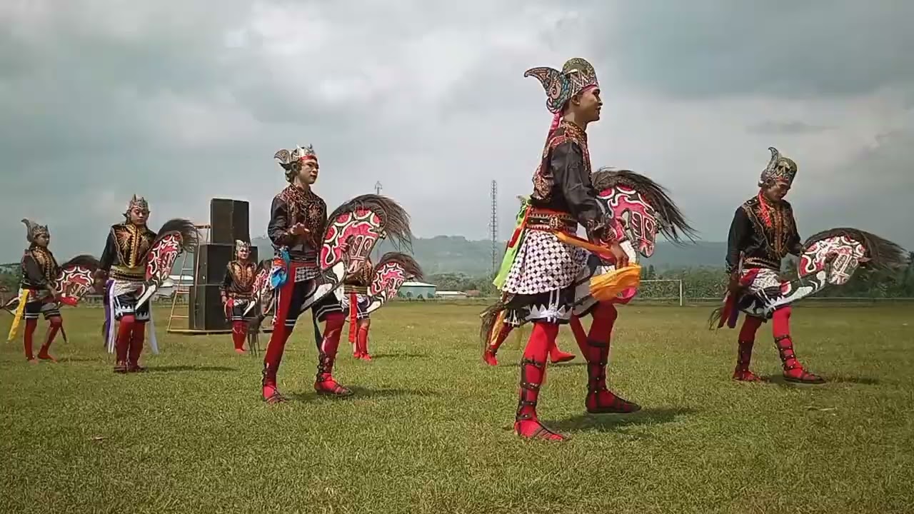 Tari prajuritan ebeg ngudi wongso mekar budoyo live lapangan randegan,wangon#ebegbanyumasan#fypシ