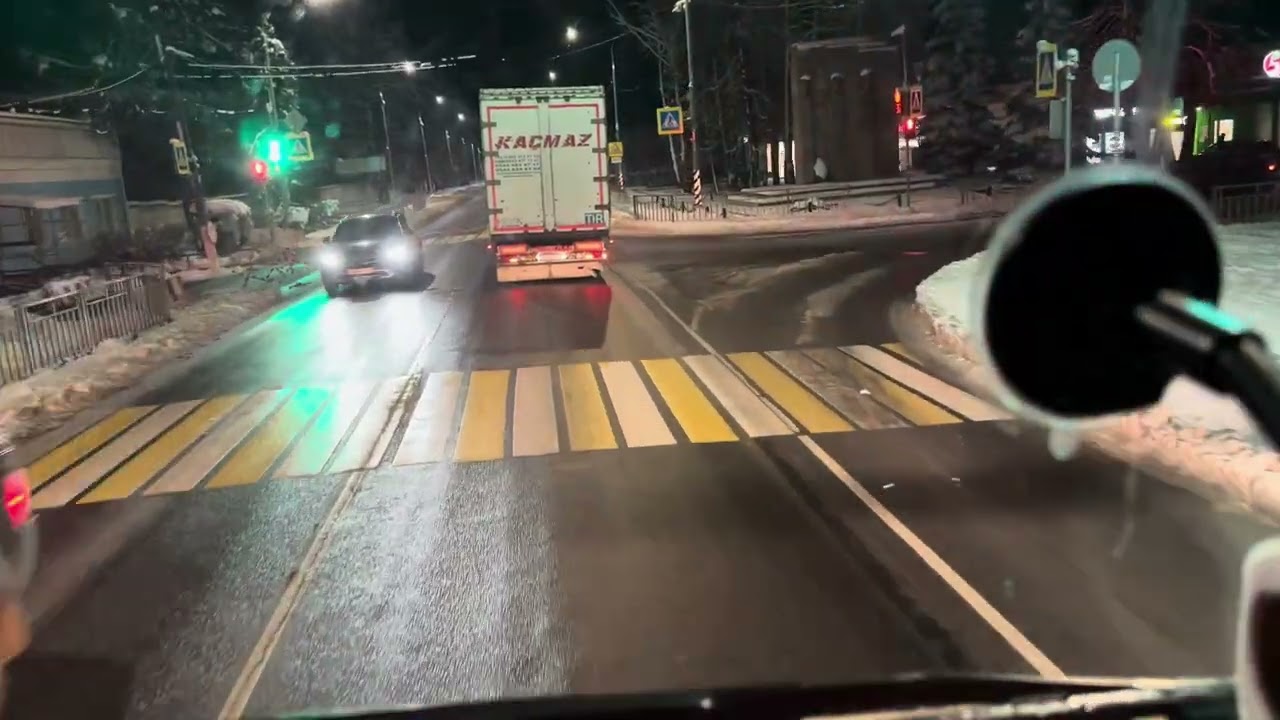 Rusya karlı yollarda gece tır sürüşü
