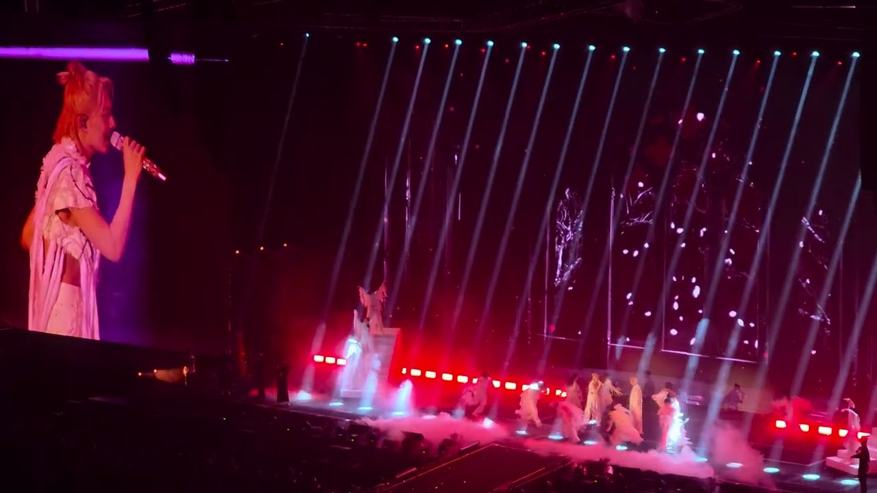 251025 Bring Me To Life - ZeeNuNew #znncrazyinloveconcert