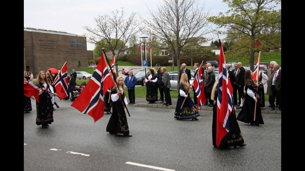 17.mai i Sola. Kransenedleggelse #17mai#Sola#Norge#gratulerermeddagennorge#norway#skolekorpsetsola