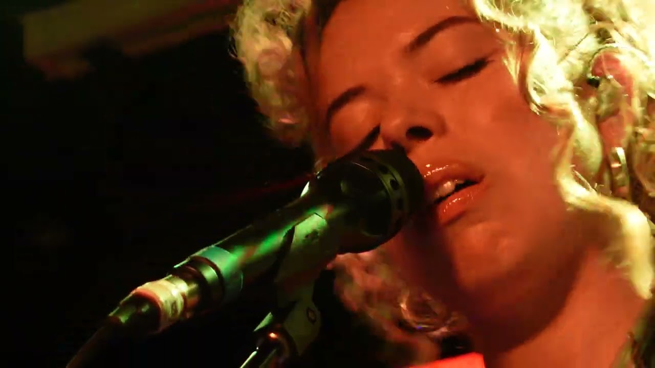 Nilüfer Yanya - Like I Say (I runaway) - Rough Trade Bristol - 15.09.24