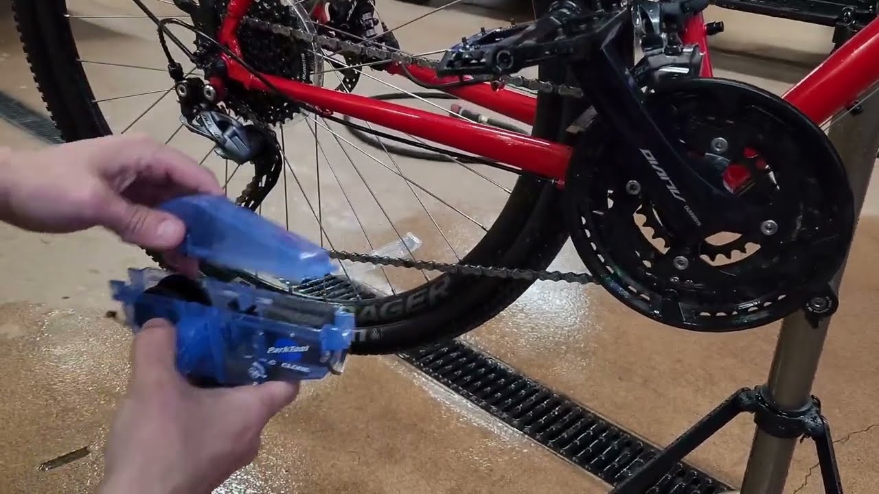 Park Tool Unisex's CG 2 4   Chain Gang Cleaning System Chaingang Review