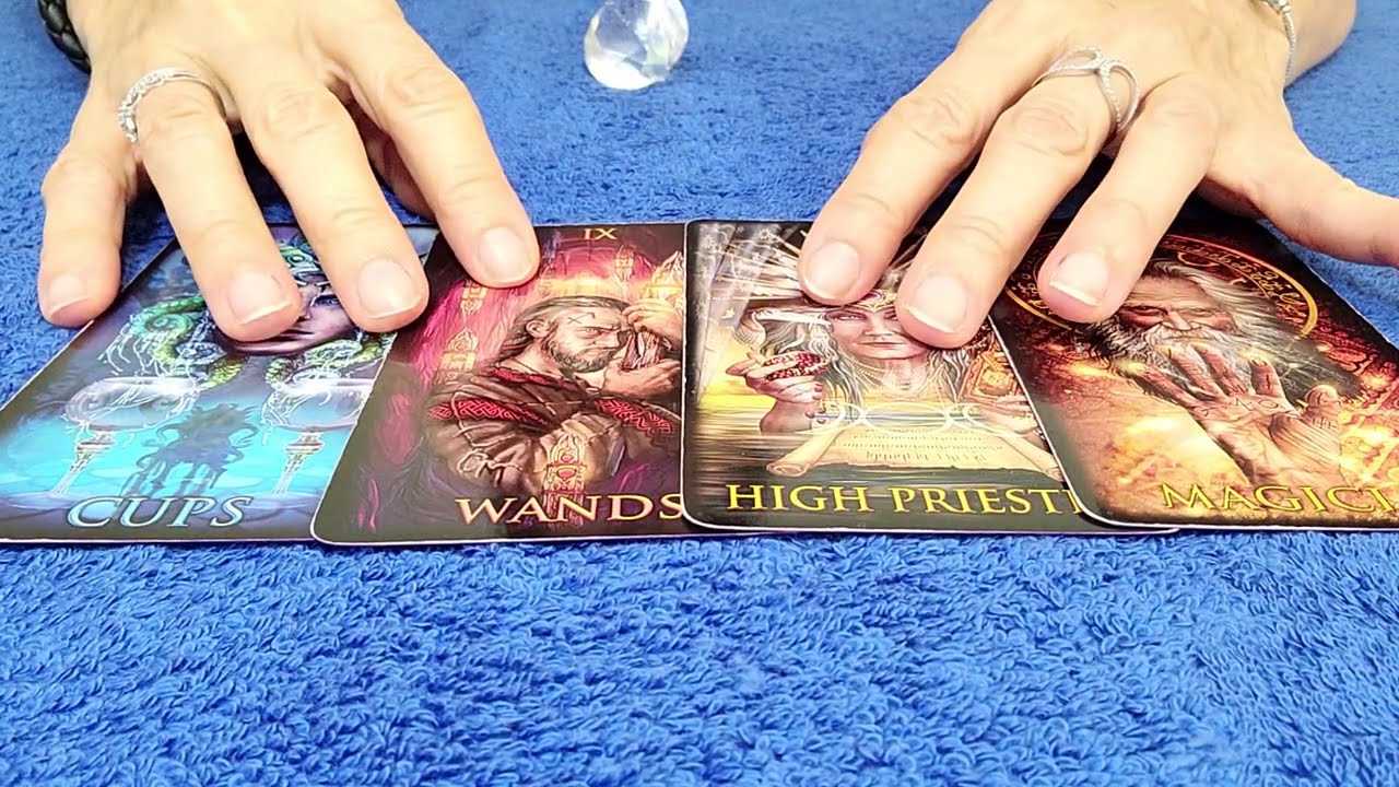 LIBRA - DECEMBER 2020 THEY DESPERATELY WANT TO TALK WITH YOU! 💌 👀