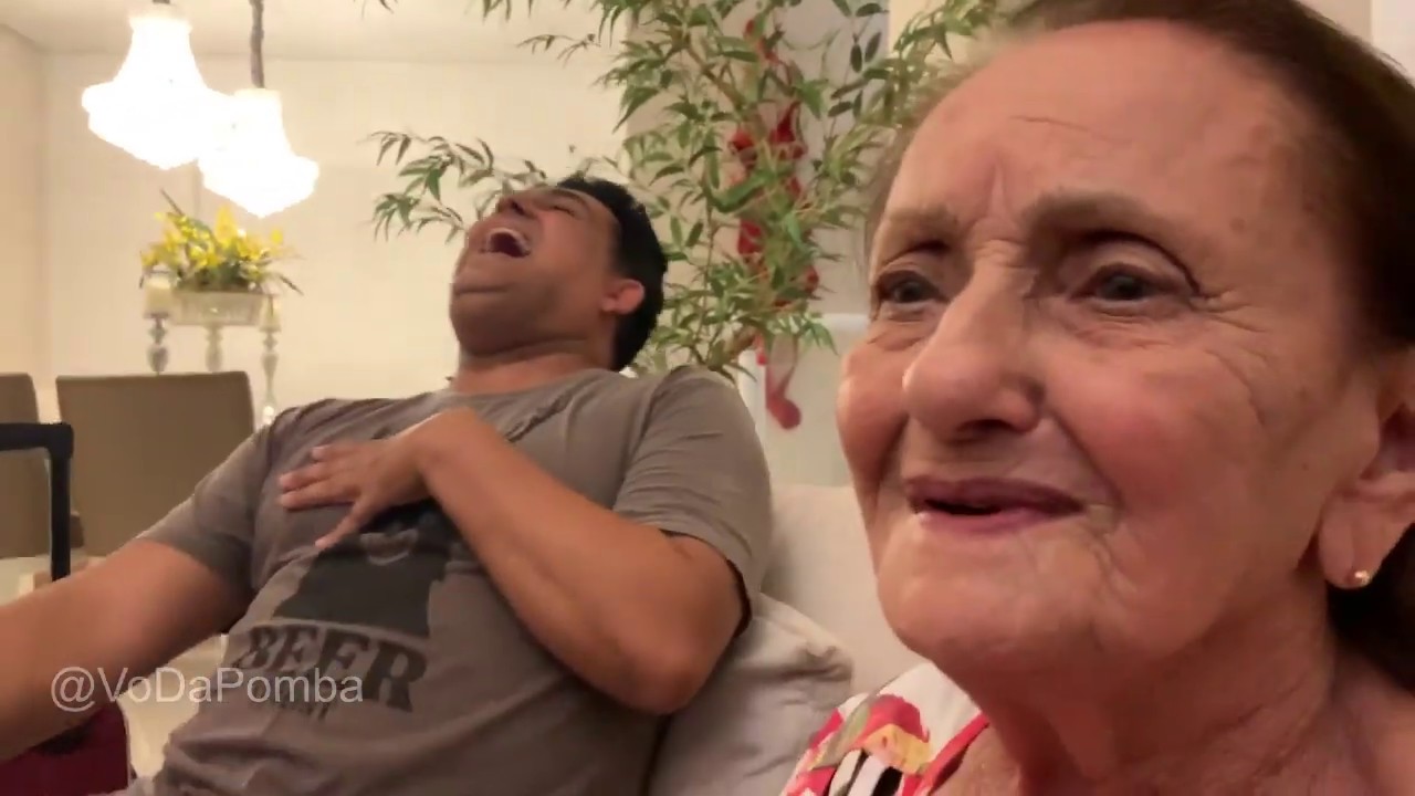 César voltou e quer morar com a Amalia.