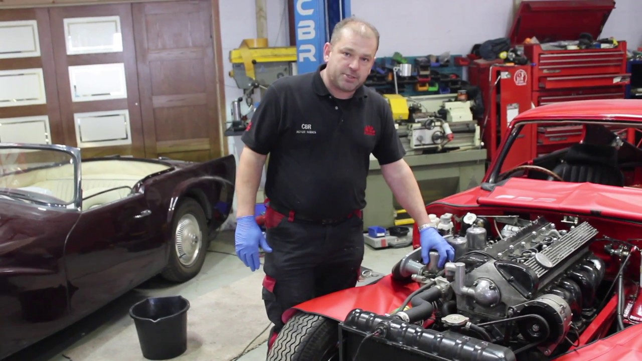 Repairing A Stuck Valve In A Series II E-Type Jaguar (Part 1)