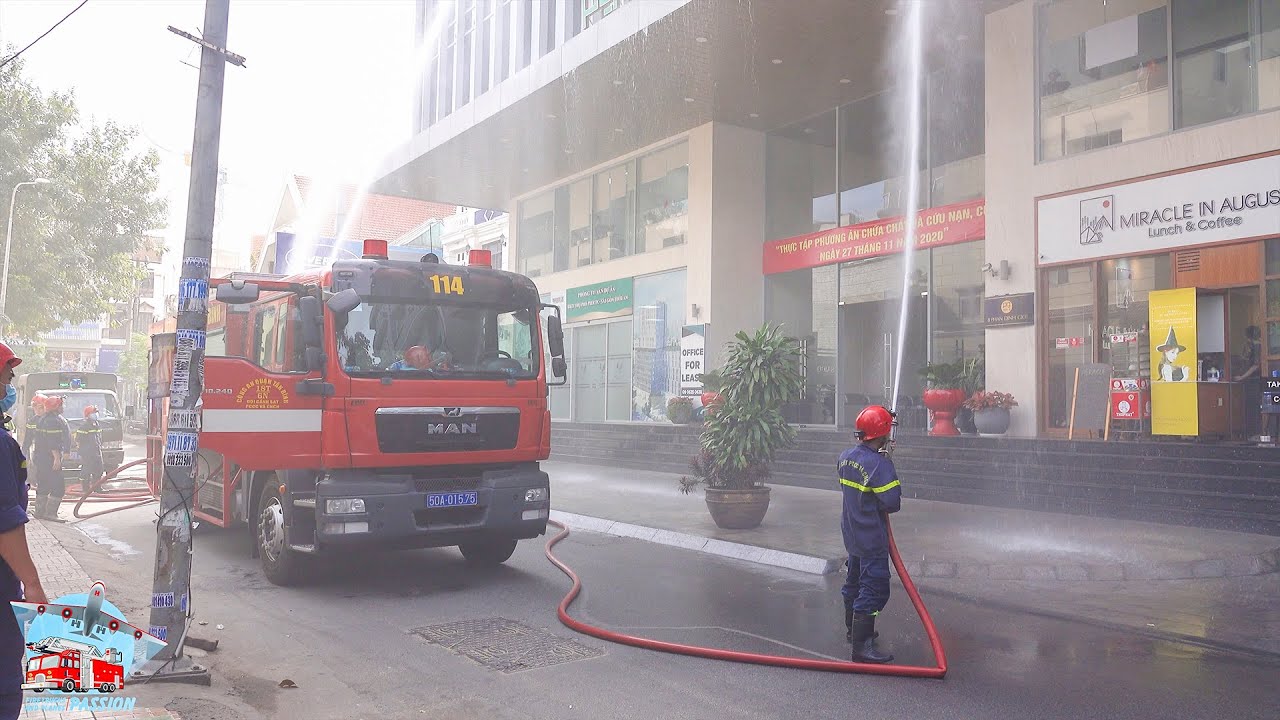 Firetruck Responding With Siren | Firefighter In Action (Fire Drill) | Firetrucks And Planes Passion
