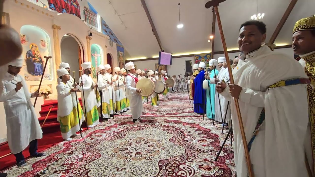 ሃሌ ሃሌ ሃሌ ሉያ ሃሌ ሃሌ ሉያ: አአትብ ወእትነሣእ: በስመ አብ ወወልድ ወመንፈስ ቅዱስ: ሠለስተ አሥማተ ነሢእየ እትመረጎዝ:
